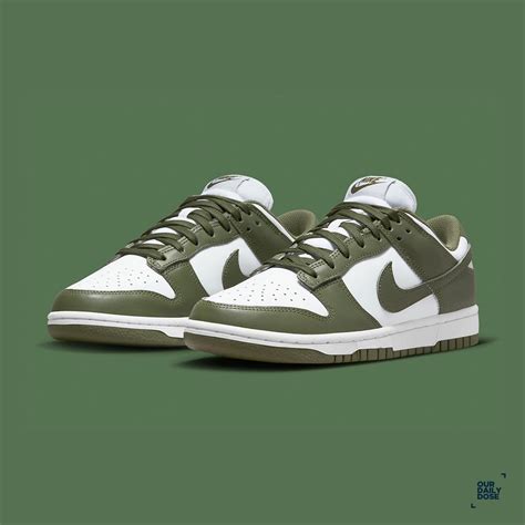 Nike dunk olive women's